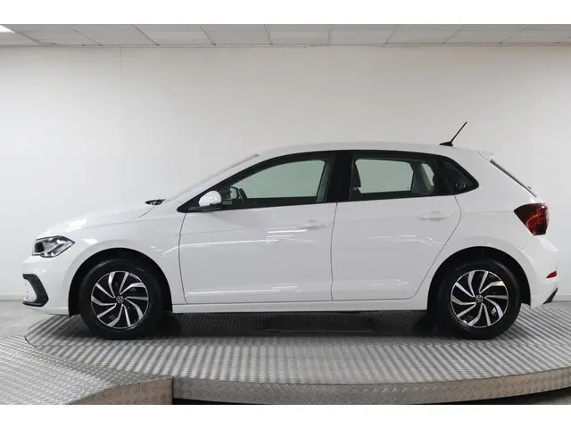 Volkswagen Polo 1.0 TSI Life 2023 Benzine 8