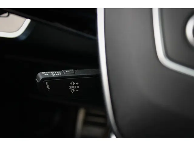 Audi A6 Avant 45 TFSI Sport S line edition 2020 Benzine 26