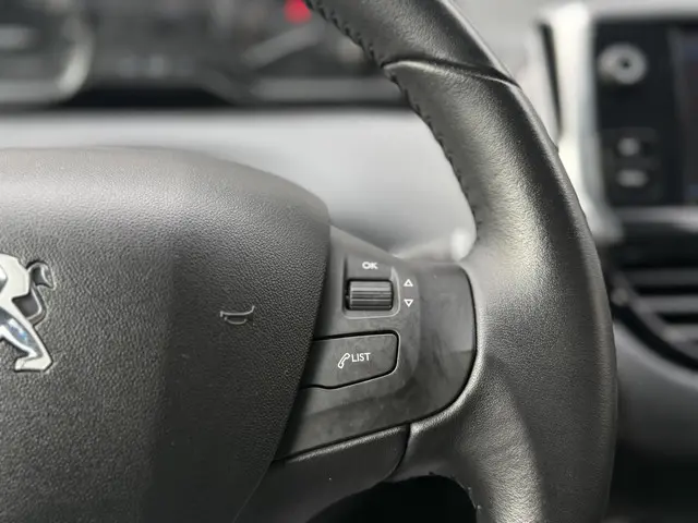 Peugeot 2008 1.2 PureTech Blue Lion 2017 Benzine 22