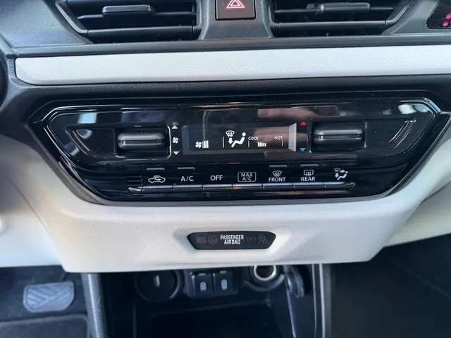 Suzuki Swift 1.2 Select Smart Hybrid 2025 Benzine 19