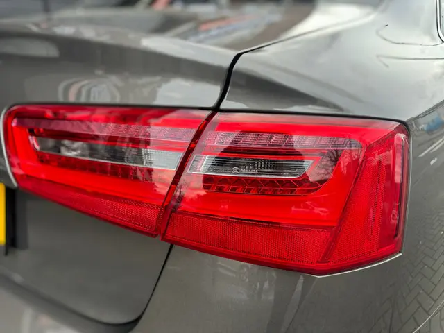 Audi A6 Limousine 2.0 TFSI S-Line Edition 2013 Benzine 10
