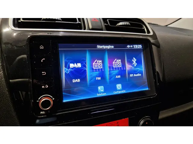 Mitsubishi Space Star 1.2 Dynamic 2025 Benzine 16