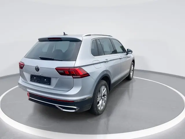 Volkswagen Tiguan 1.5 TSI 150pk DSG Elegance 2024 Benzine 3