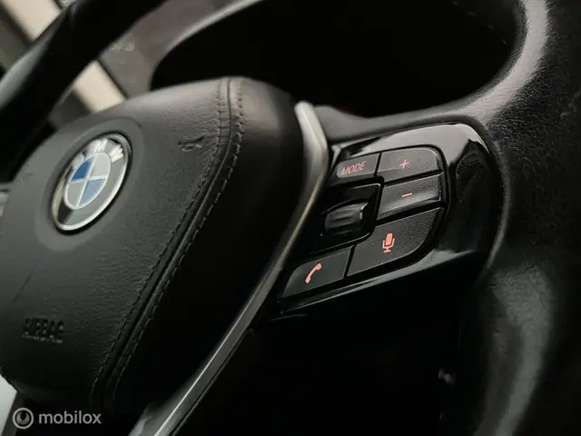 BMW 5 Serie 520i High Executive 2017 Benzine 34