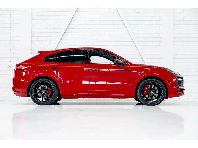 Porsche Cayenne Coupé 4.0 GTS 2021 Benzine 3