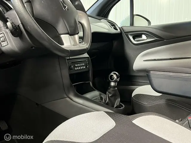 Citroën DS3 1.4 HDiF Chic 2014 Diesel 18
