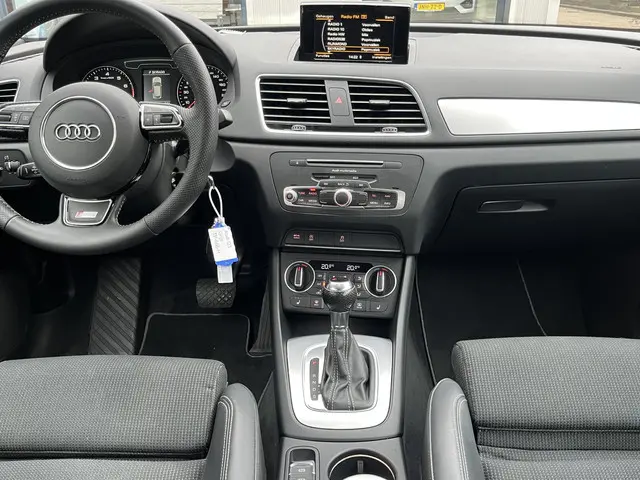 Audi Q3 1.4 TFSI CoD Sport Advance Sport 2018 Benzine 62