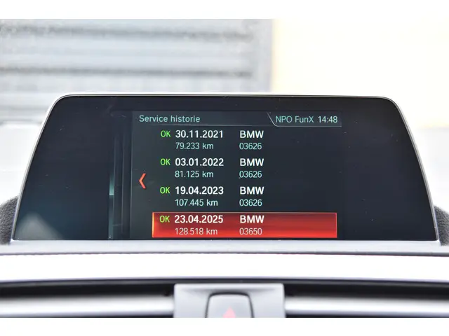 BMW 1 Serie 118i Executive 2018 Benzine 21