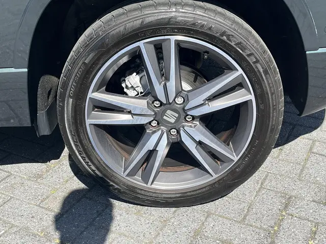 SEAT Ateca 1.5 TSi DSG FR Business Intense 2022 Benzine 24