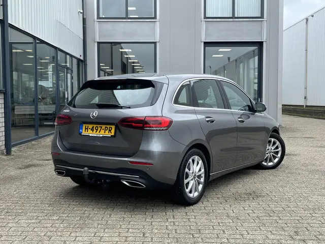 Mercedes-Benz B-Klasse 180 Launch Edition 2020 Benzine 2