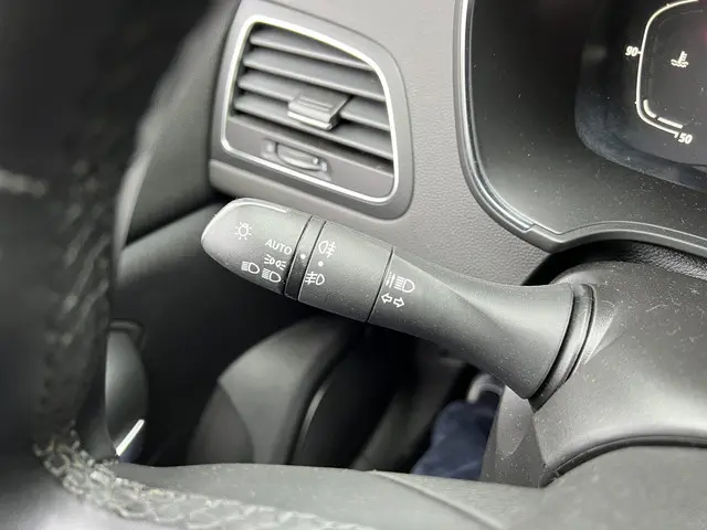 Renault Mégane 1.3 TCe 140 EDC Intens 2022 Benzine 32