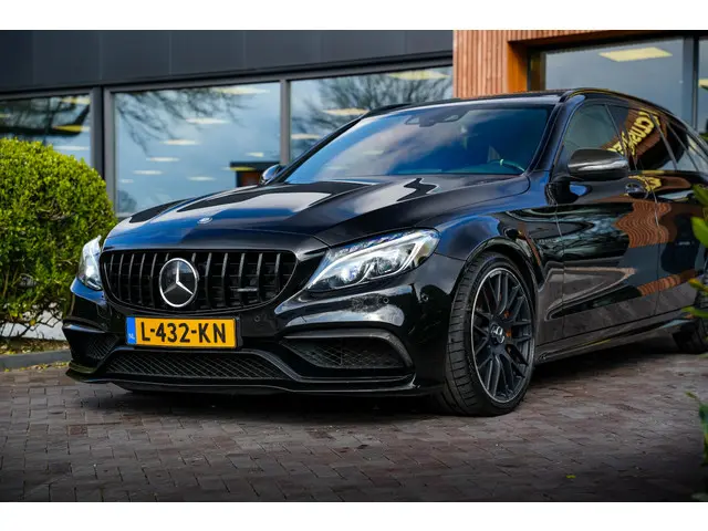 Mercedes-Benz C-Klasse Estate AMG 63 S 2015 Benzine 13