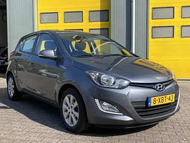 Hyundai i20 1.2i i-Deal 2014 Benzine 4