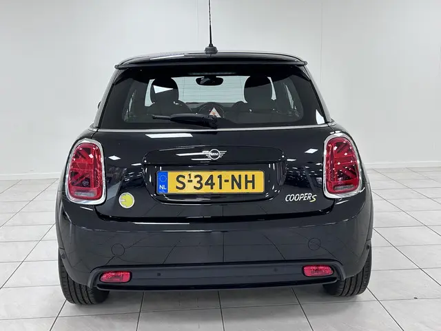 MINI Electric Mini Essential 33 kWh 2023 Elektrisch 17