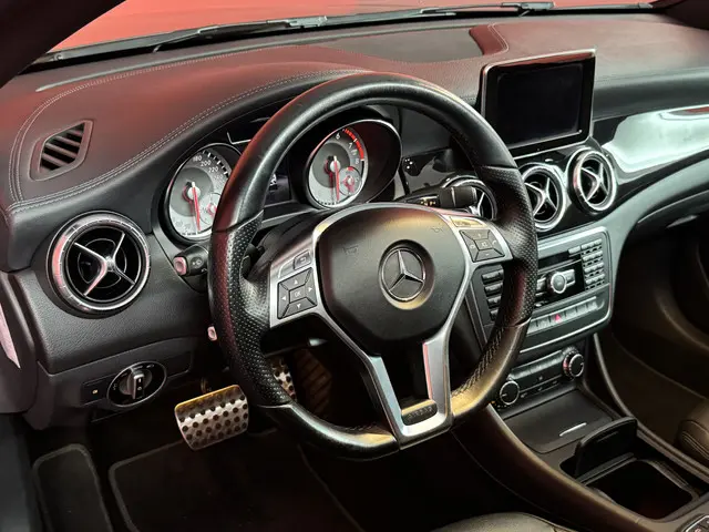 Mercedes-Benz CLA CLA 250 Edition 1 2013 Benzine 3