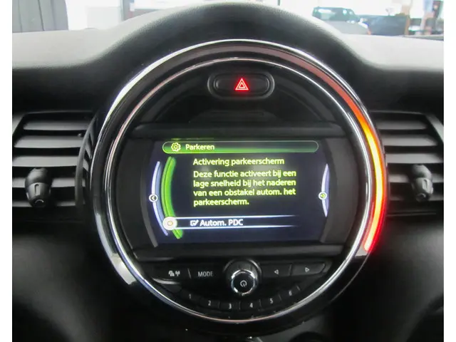 MINI Cooper Mini 1.5 Automaat Chili 2016 Benzine 57