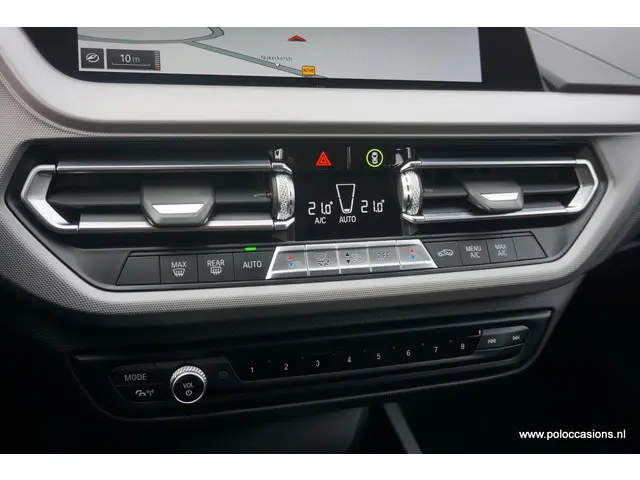 BMW 1 Serie 118i Exec 2020 Benzine 19