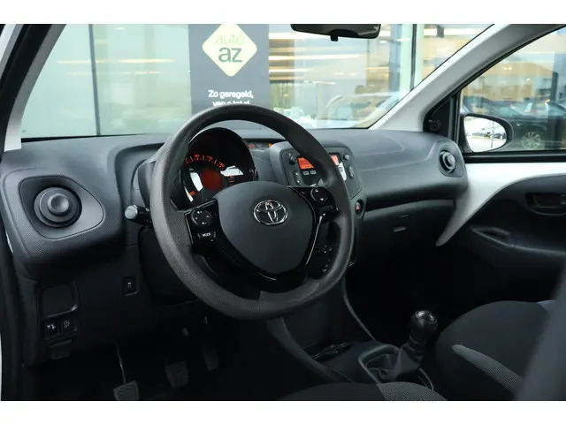 Toyota Aygo 1.0 VVT-i x-fun 2017 Benzine 24