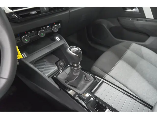 Citroën C4 Puretech 130 Plus 2024 Benzine 53