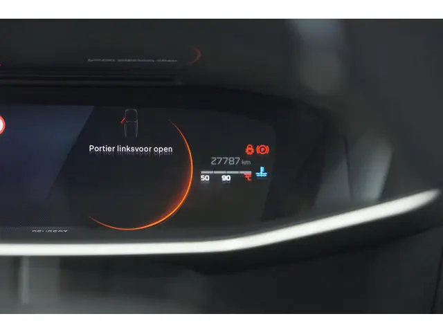 Peugeot 2008 PureTech 130 EAT8 GT 2024 Benzine 48