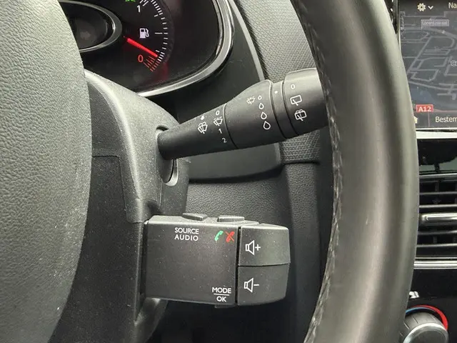 Renault Clio 0.9 TCe Limited 2017 Benzine 30