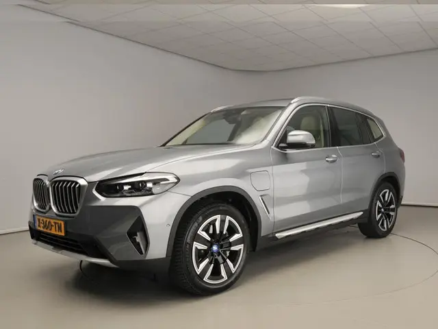 BMW X3 xDrive30e 2024 Hybride Benzine 46