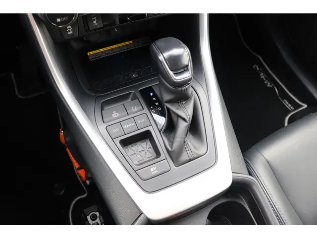 Toyota RAV4 2.5 Hybrid Bi-Tone, 2020 Hybride Benzine 30