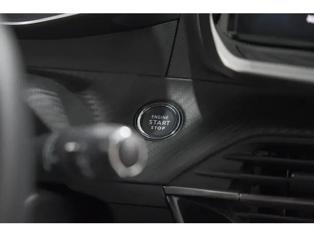 Peugeot 208 Hybrid 136 e-DCS6 GT 2024 Hybride Benzine 48