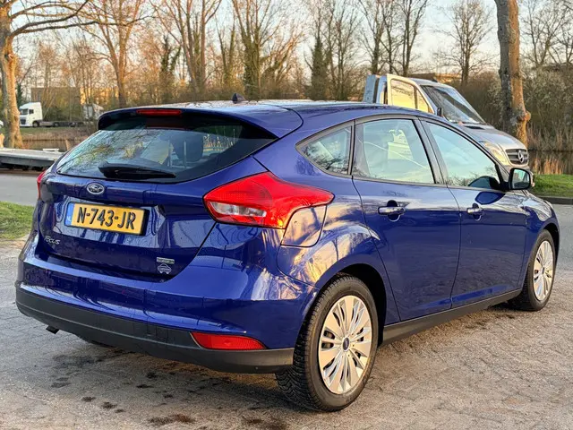 Ford Focus 1.0 Trend Edition 2015 Benzine 7