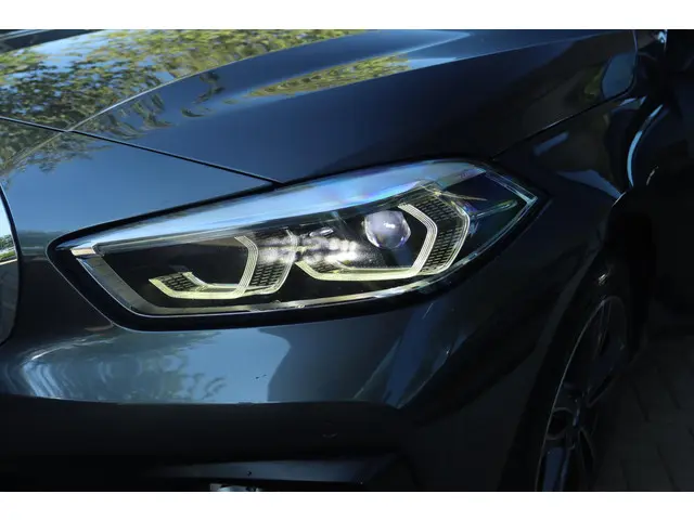 BMW 1 Serie 118I EXECUTIVE EDITION AUT. 2019 Benzine 19