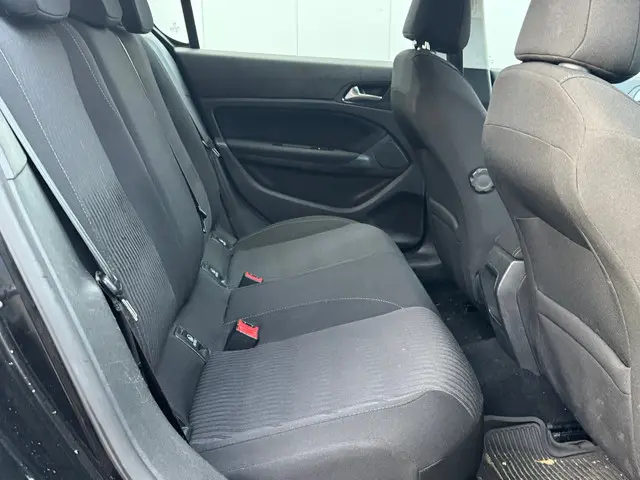 Peugeot 308 1.6 BlueHDi Active 2014 Diesel 12