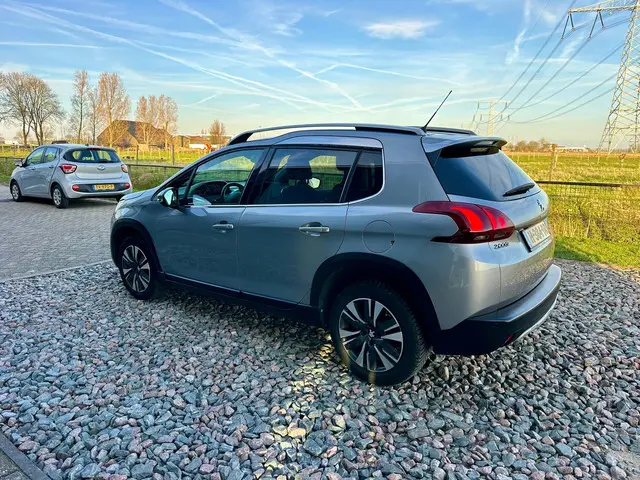 Peugeot 2008 1.2 PureTech GT-Line 2019 Benzine 8