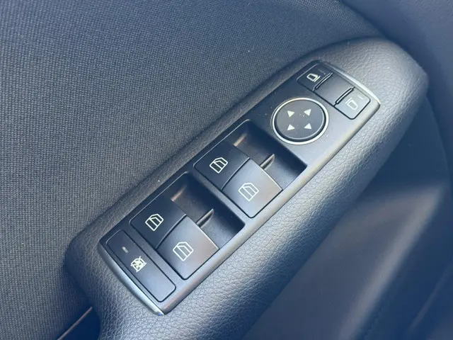 Mercedes-Benz B-Klasse 180 Ambition 2015 Benzine 31