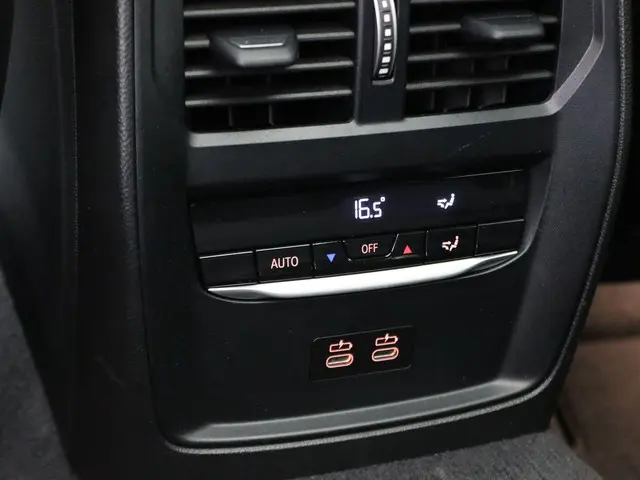 BMW 3 Serie Touring 330e 2024 Hybride Benzine 30