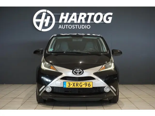 Toyota Aygo 1.0 VVT-i x-clusiv 2014 Benzine 10