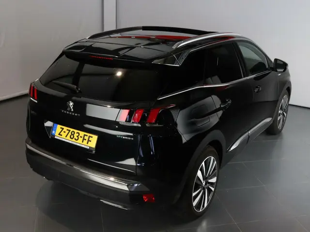 Peugeot 3008 1.6 HYbrid4 300 GT 2020 Hybride Benzine 4