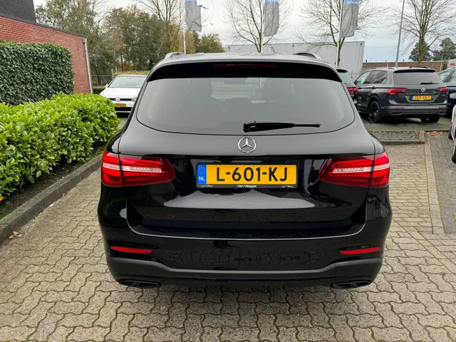 Mercedes-Benz GLC 300 4MATIC 2017 Benzine 12