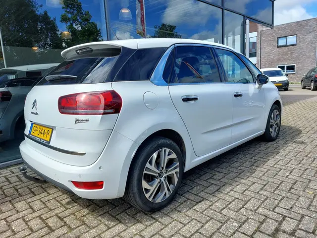 Citroën C4 Picasso 1.2 PureTech Intensive 2015 Benzine 12