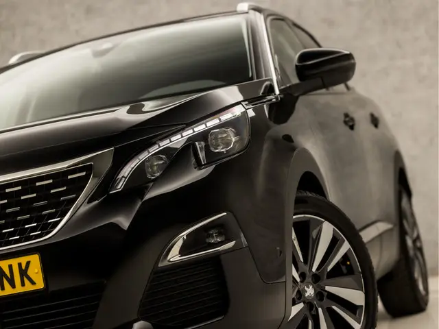 Peugeot 3008 1.2 PureTech Premium Sport 2020 Benzine 19