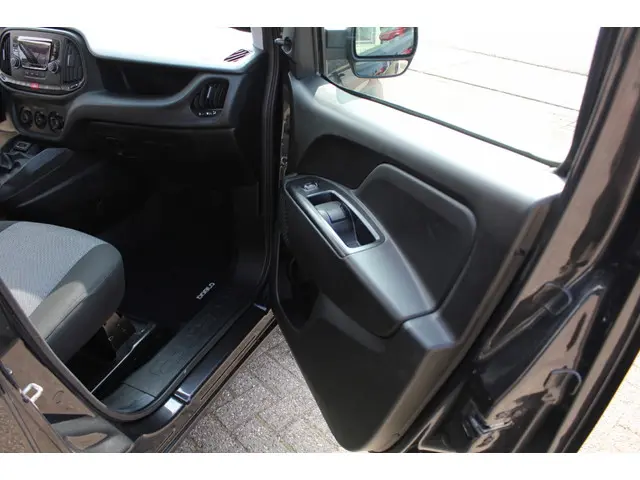 Fiat Doblò Cargo 1.3 MJ L1H1 Actual 2017 Diesel 18
