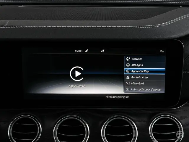 Mercedes-Benz E-Klasse 220 d Prestige 2015 Diesel 25