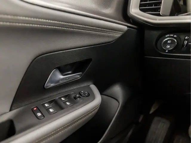 Opel Mokka 1.2 Sport 2022 Benzine 24