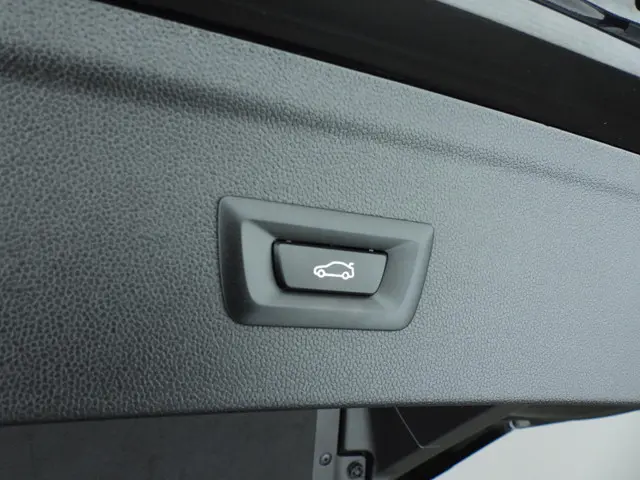 BMW iX M60 2023 Elektrisch 32