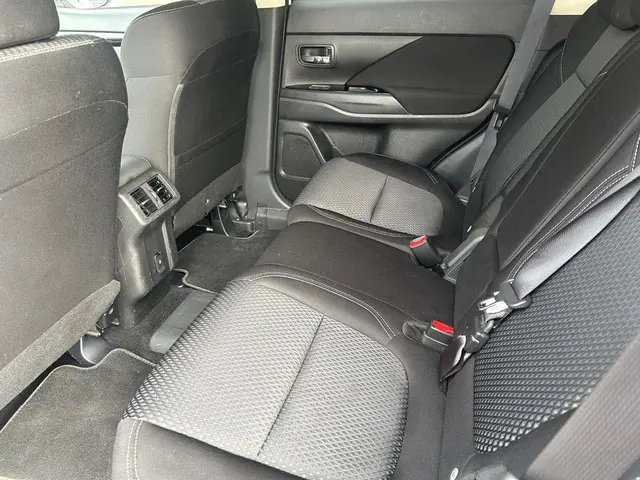 Mitsubishi Outlander 2.4 PHEV Pure+ 2020 Hybride Benzine 21