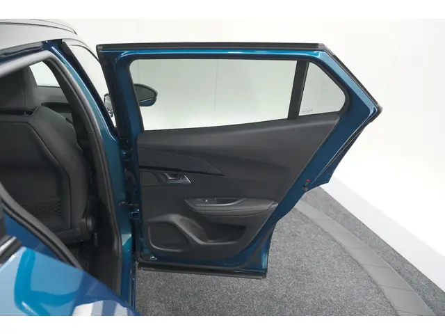 Peugeot 2008 Hybrid 145 e-DCS6 GT 2025 Hybride Benzine 60