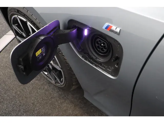 BMW 3 Serie Touring 330e 2025 Hybride Benzine 32