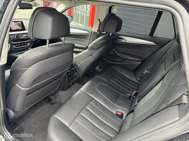 BMW 5 Serie Touring 520i High Executive 2018 Benzine 19