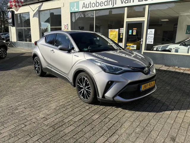 Toyota C-HR 2