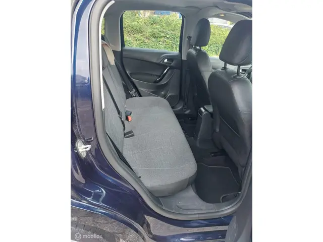 Citroën C3 1.2 PureTech Selection 2017 Benzine 27