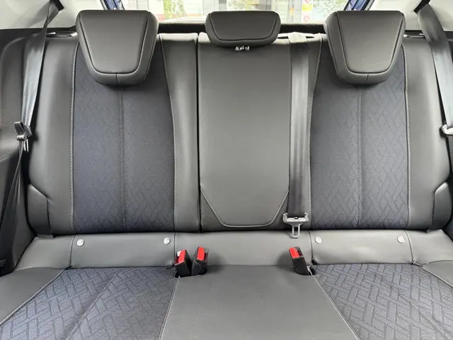 Opel Corsa-e Elegance 50 kWh (SOH 95,3%) 2021 Elektrisch 13